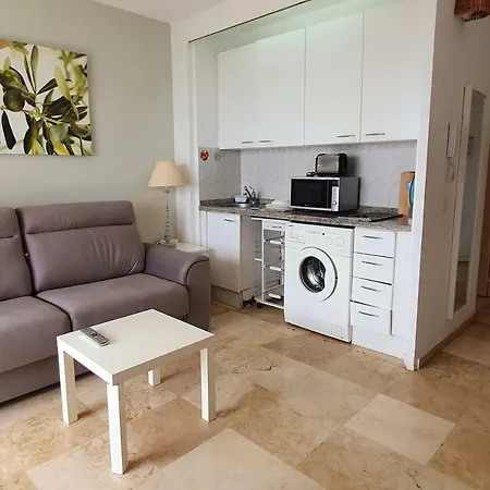 Beachfront Studio In Center Марбелья