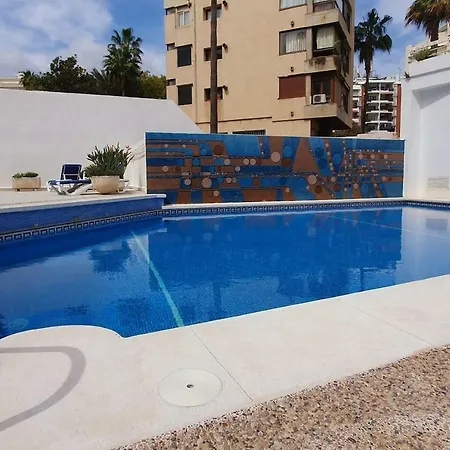 Beachfront Studio In Center Апартаменты *